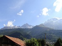 ... sur les Aiguilles de Bionnassay, à gauche et, à droite, les Dômes de Miage et l'Aiguille de la Bérangère.